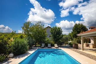 Holiday Home Ljubica with Pool - Happy Rentals - 0