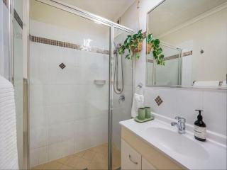 Headlands Caloundra unit 2, Kings Beach, QLD, 4551 - 3