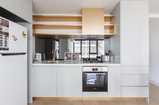 Modern Nomads City View 2BR Near Melbourne Central and QV Market - 7