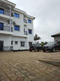 Aloha Suites Odza - by Skyline Residence Services - 8