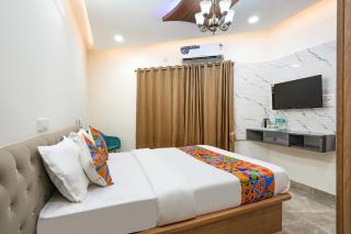 FabHotel Royal Suites I - 3