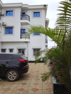 Aloha Suites Odza - by Skyline Residence Services - 7