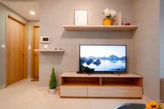 Tropical House at RiverGate - 7