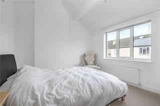 Bright 3-bed home with garden and parking, central Oxford - 9