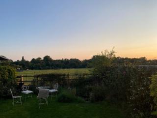 Bright 3-bed home with garden and parking, central Oxford - 2