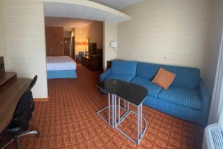 Comfort Inn & Suites - 7