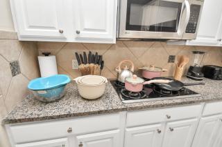 Stylish 6BR Retreat, Pool and Lake Trail, Sleeps 14 - 2