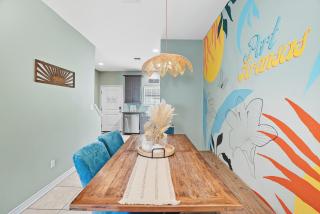 Golf Cart - Walk to Beach - Pool - Pets - Floor BR - 1