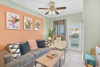 Golf Cart - Walk to Beach - Pool - Pets - Floor BR - 4