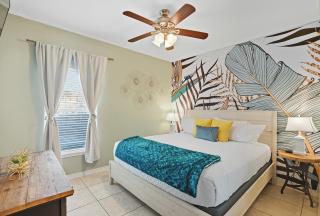 Golf Cart - Walk to Beach - Pool - Pets - Floor BR - 6