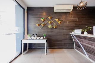 RedDoorz Plus near Ferry Terminal Batam Center - 3