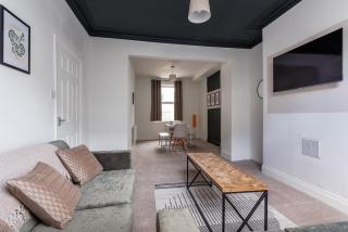 Modern 3-bed Stay Great For Workers & Families - 7