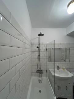 2BR Skyline Apartment with Terrace & Parking - 6