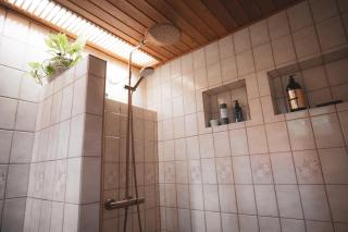 Nordic Dream Villa - 3BR Unique Getaway and SAUNA - 2