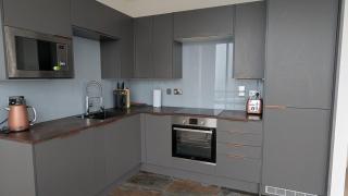 Stylish 2BR Serviced Apartment by Ellbee Apartments - 7