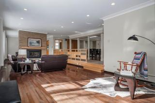 3 Bed 2 Bath Retro-Chic Comfort on the Crescent - 0