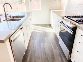 Sylmar North LA Home 5 Bedrooms 3 Bath - 4