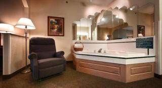 Best Western Fostoria Inn & Suites - 2