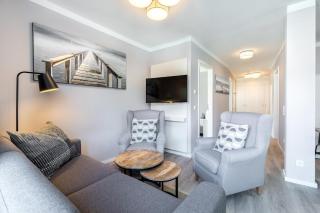 Godewindpark Deluxe-Suite 1-02 mit Ost-Loggia und schönem Gartenblick - 0