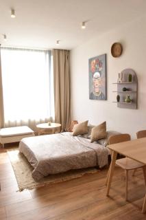 Industrial Stay in Apollo Residence w free parking - 1