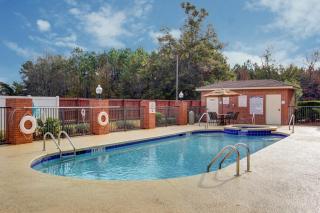 Holiday Inn Express Savannah South I-95 Richmond Hill by IHG - 9