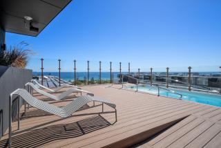 Stylish 2-Bed Apartment with Rooftop BBQ Access - 0