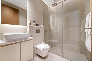 Brand New Stylish Unit near Circle Mall - 1