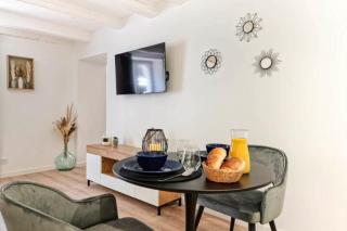 ELEGANCE in the heart of the old town 4 - 9