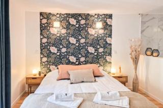 ELEGANCE in the heart of the old town 4 - 7