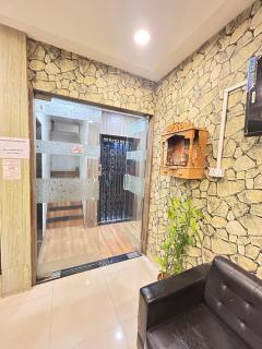 S R Hotel - 9
