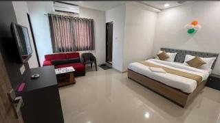 S R Hotel - 4