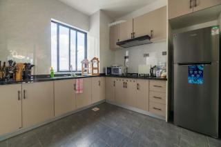 newly furnished two bedroom apartment with swimming pool, fully equipped gym, private parking space,children playground and unbeatable scenic city views - 6