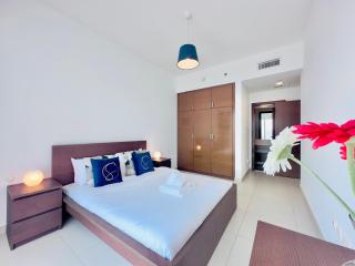 Urban Oasis 1BR Apartment in Gate Towers - 2