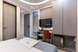 Iconic Hotel - 7
