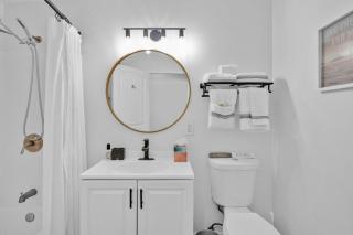 Cozy Coastal Escape Beach & Brews - 1