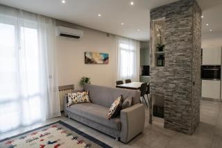 HouSmart Fiesso 9 - 0