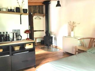 Zauberhaftes Tiny House mit Kamin an der Elbe - 9