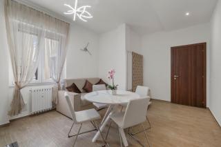 Luxury Lakefront - 7