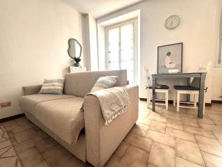 La Casa al Lago by Gottschalk - 1