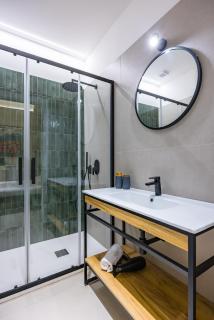 Modern Spacious Apartment in the Heart of Naples - 3