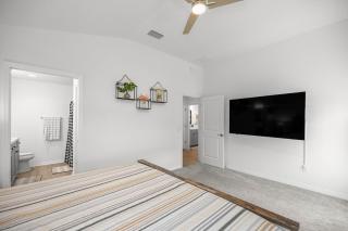 Cozy 2BR With Golfcart 5 Mins to Eastport Sq - 6