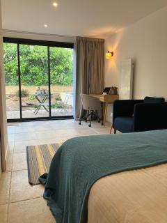 Charming new studio with quiet terrace - 4