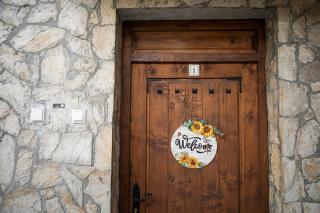 Yaninata Art House in Teteven - 8