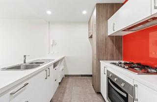 Heart of Springvale Shopping - 8