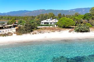 Villa San Ciprianu Mare Di Lecci - 9