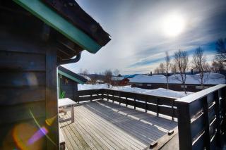 A Cozy, Rustic Retreat With Fireplace And Terrace - 9