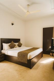 Vrindavan Dreams Suits & Luxury Villas - 1
