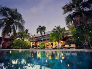 Spacieuse villa avec piscine privée à Saint-Gilles les Bains 300 m² - 8