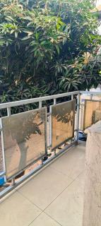 Cozy Guest Room in Kinshasa with Balcony and Partial Air-Conditioning - 6