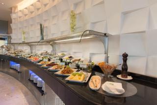 Holiday Inn Abu Dhabi by IHG - 9